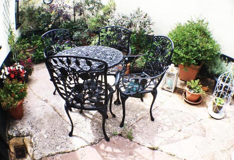 Hillside Bed And Breakfast