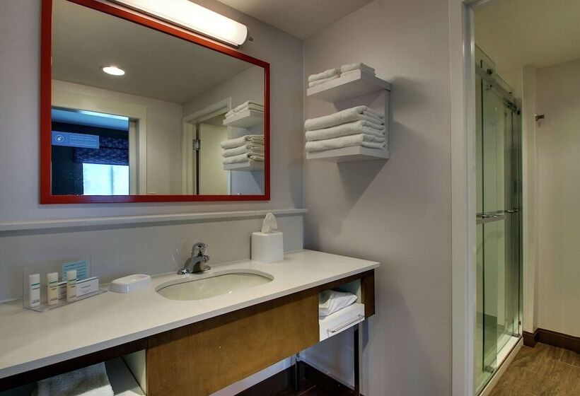 Отель Hampton Inn & Suites Southport