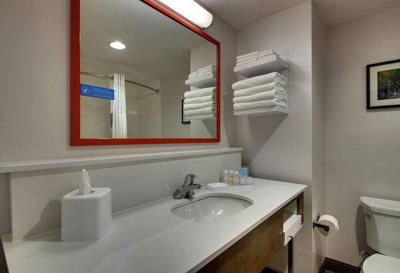 Отель Hampton Inn & Suites Southport