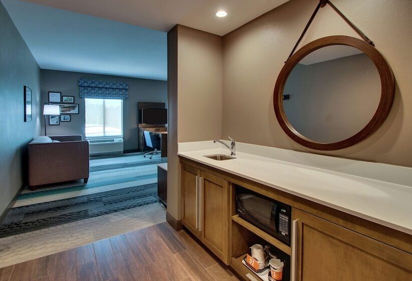 Отель Hampton Inn & Suites Southport