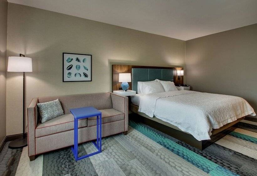 Отель Hampton Inn & Suites Southport