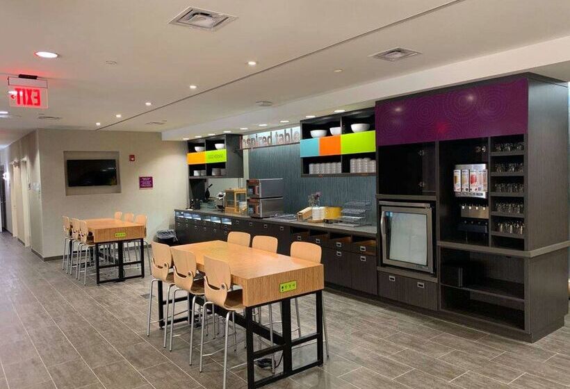 בית מלון כפרי Home2 Suites By Hilton Newark Airport