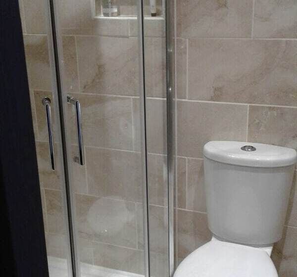 פנסיון Adelphi Villa