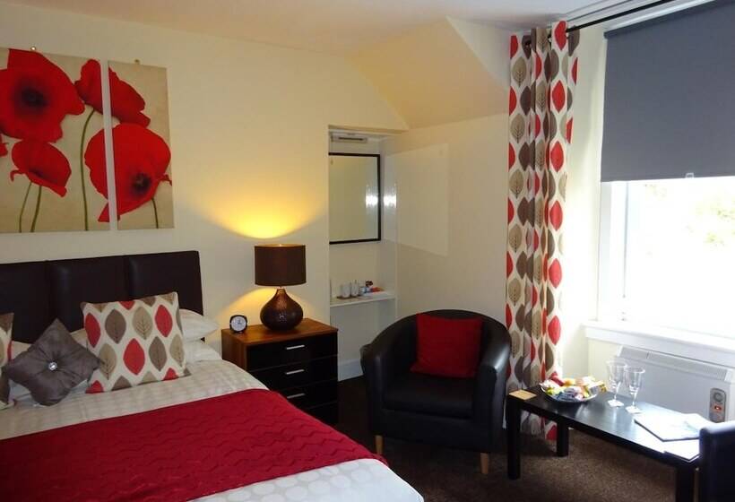 פנסיון Adelphi Villa