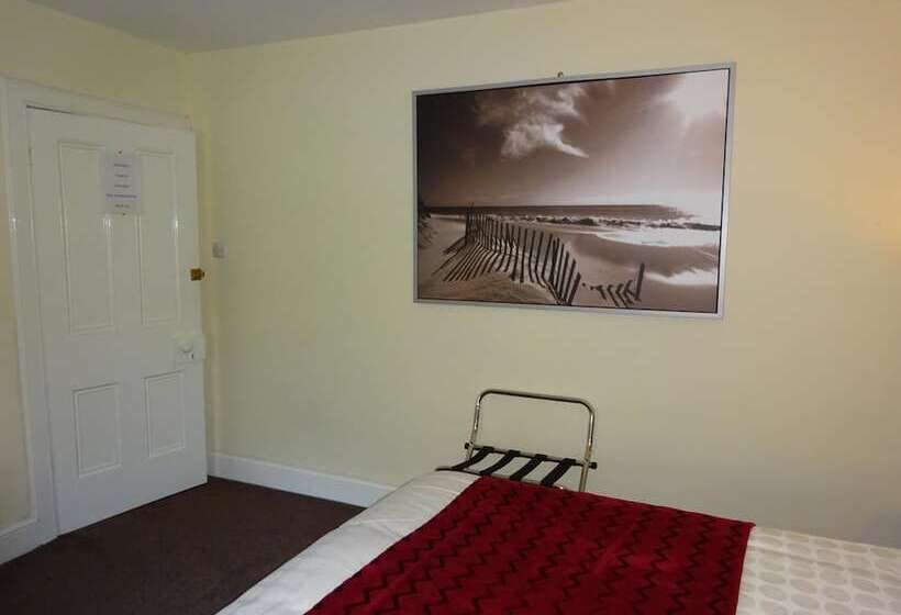 פנסיון Adelphi Villa