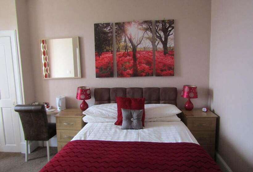 פנסיון Adelphi Villa