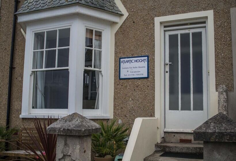 פנסיון Atlantic Heights Guest House