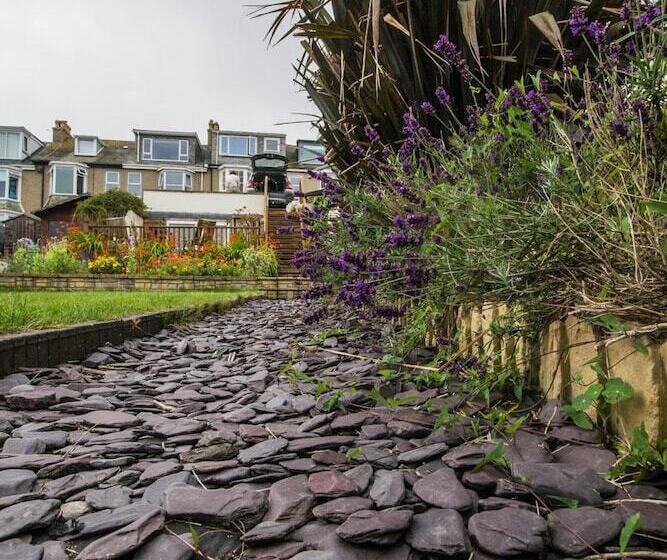 פנסיון Atlantic Heights Guest House