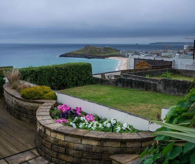 פנסיון Atlantic Heights Guest House