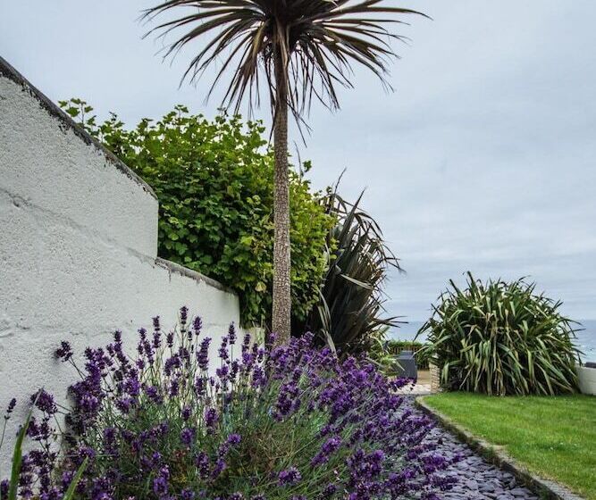 פנסיון Atlantic Heights Guest House