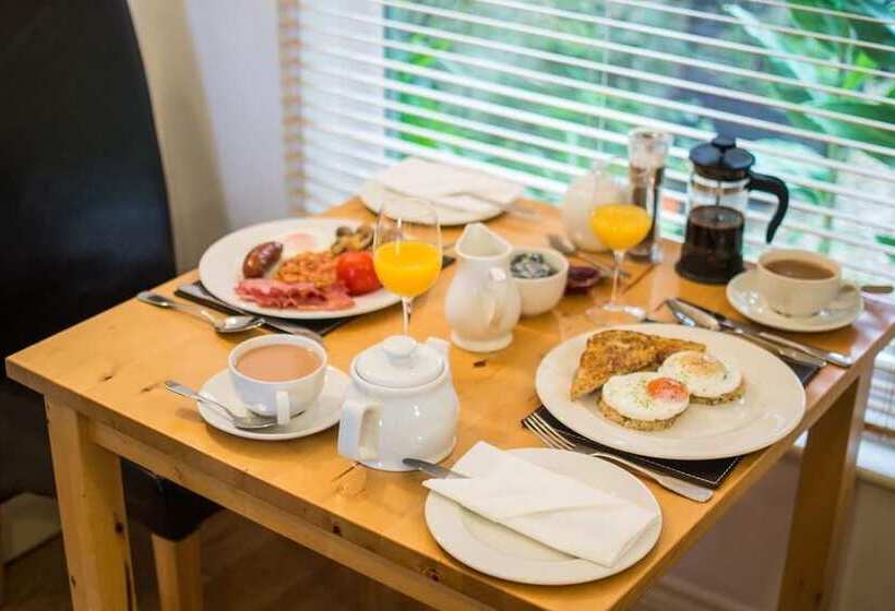 פנסיון Atlantic Heights Guest House