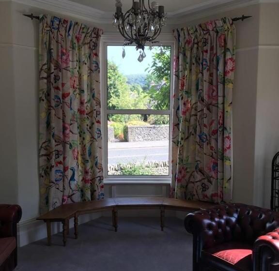 پانسیون Avenue House