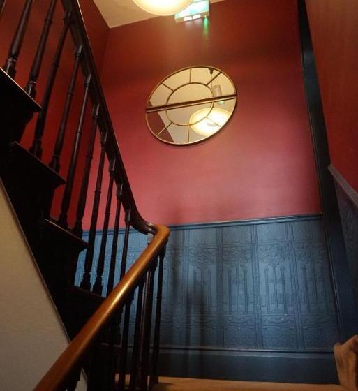 پانسیون Avenue House