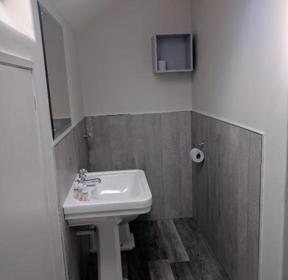 پانسیون Avenue House