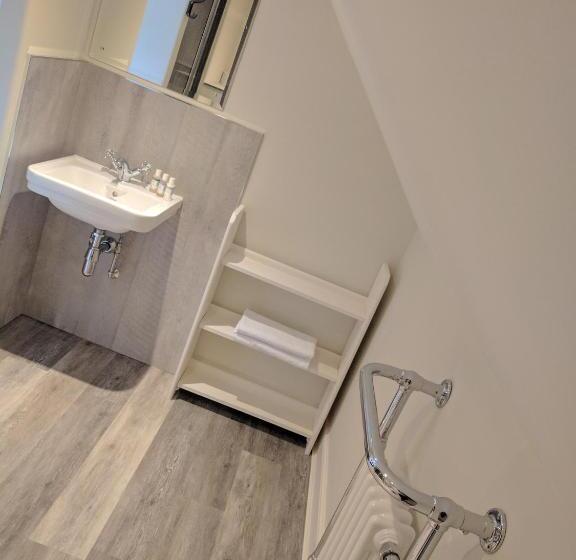 پانسیون Avenue House