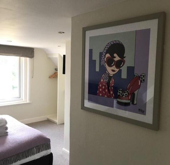 پانسیون Avenue House