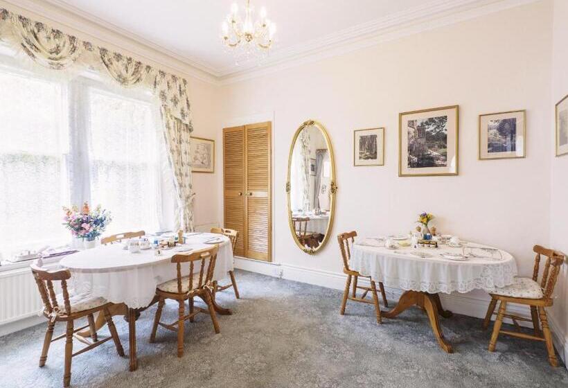 پانسیون Braemar Guest House