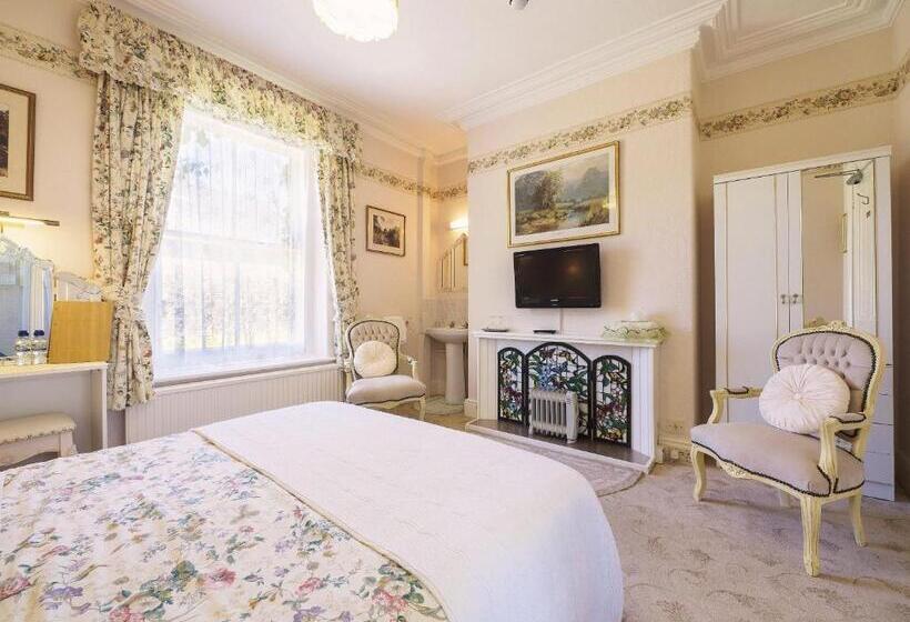 پانسیون Braemar Guest House