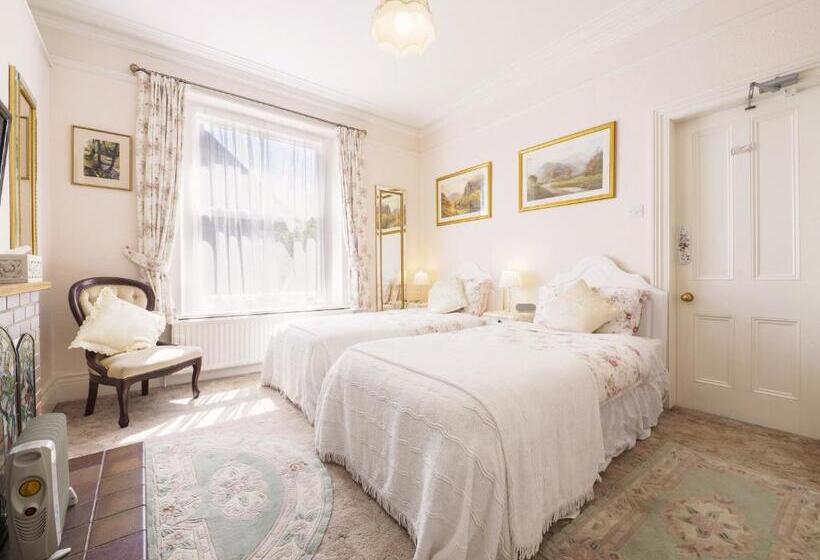 پانسیون Braemar Guest House