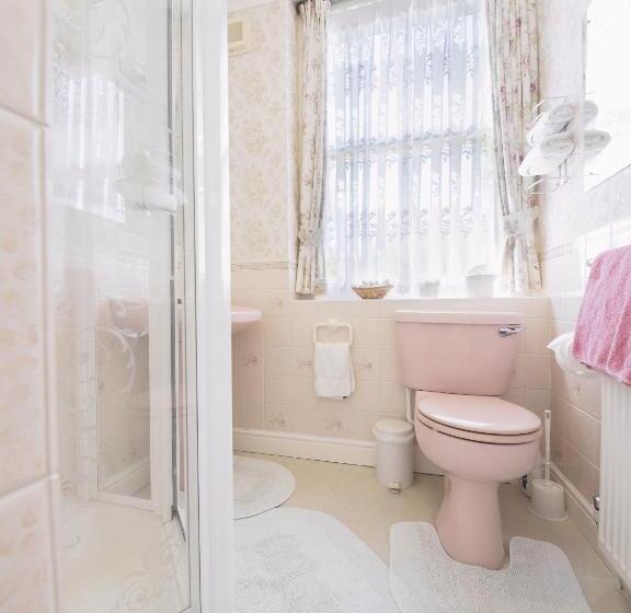 پانسیون Braemar Guest House