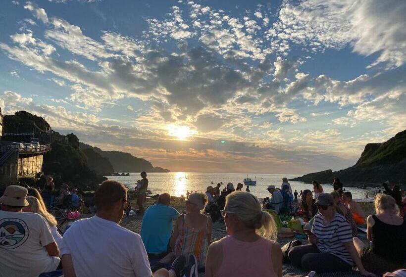 펜션 Channel Vista Guest House