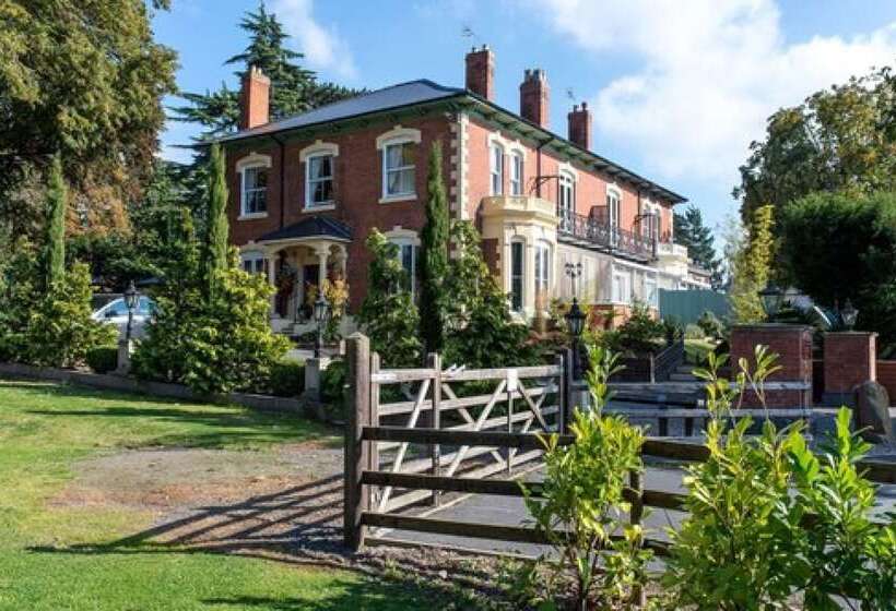 بنسيون Charades Guest House