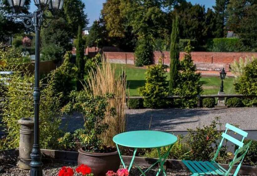 بنسيون Charades Guest House