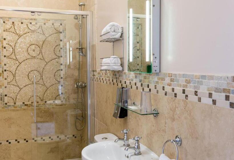 بنسيون Charades Guest House