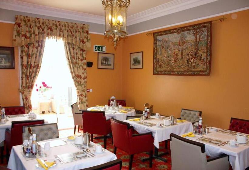 بنسيون Charades Guest House