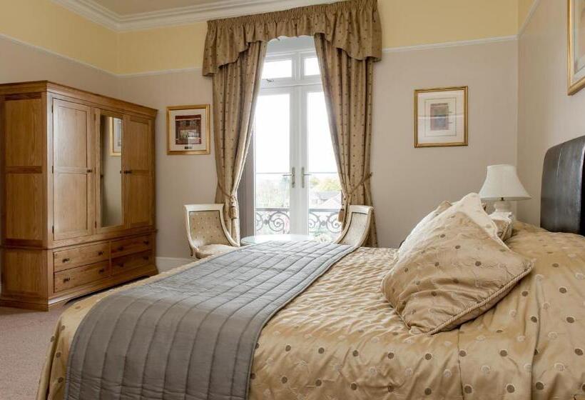 بنسيون Charades Guest House