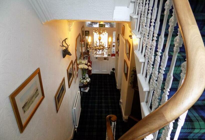 بنسيون Crawfords Guest House