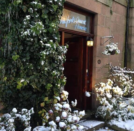 بنسيون Crawfords Guest House