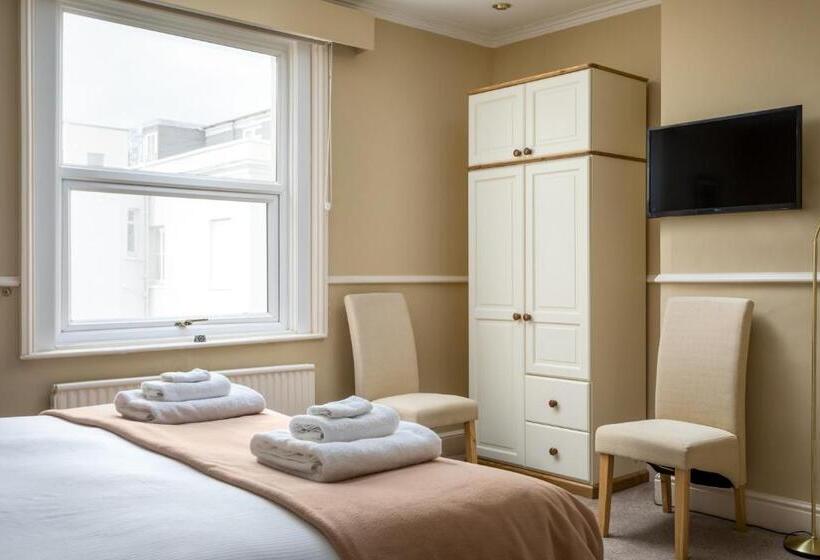 بنسيون Crossways Guest House