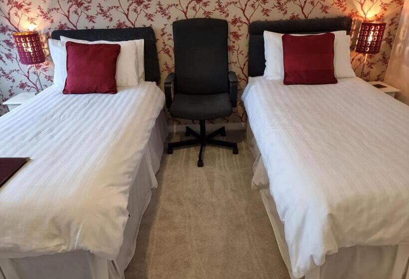 Пансион Denham Guest House