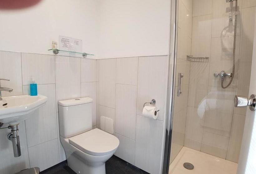 Пансион Denham Guest House