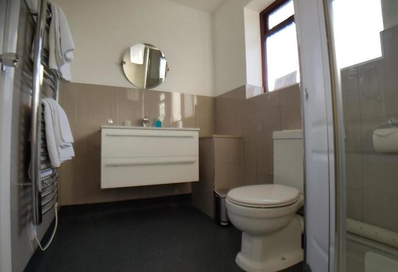 Пансион Denham Guest House