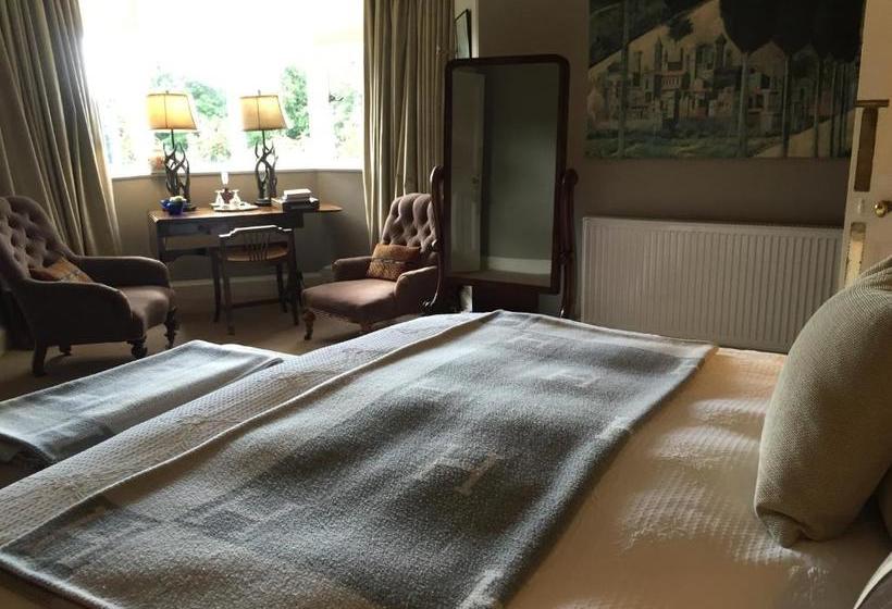 פנסיון Fauhope Country House