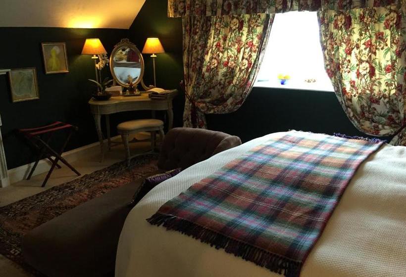 פנסיון Fauhope Country House