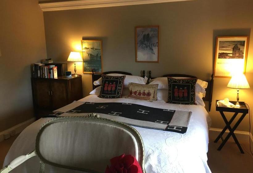 פנסיון Fauhope Country House