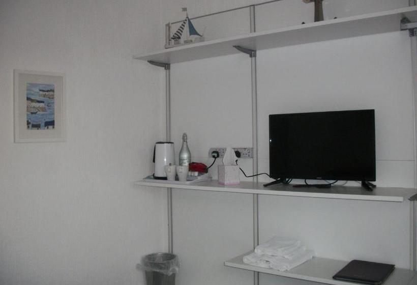 פנסיון Glenthorne Guest House