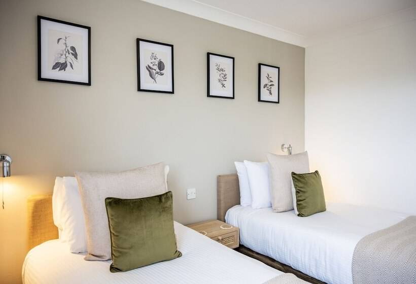 بنسيون Inn For All Seasons