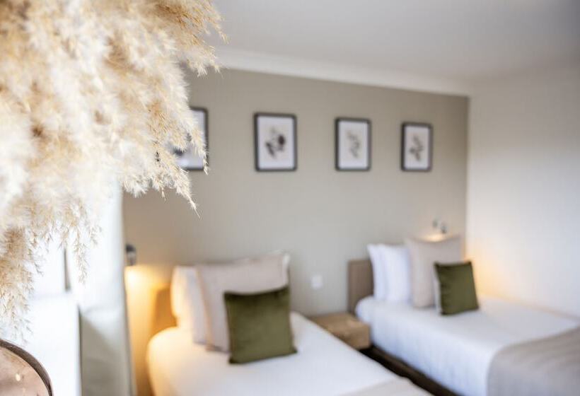 بنسيون Inn For All Seasons