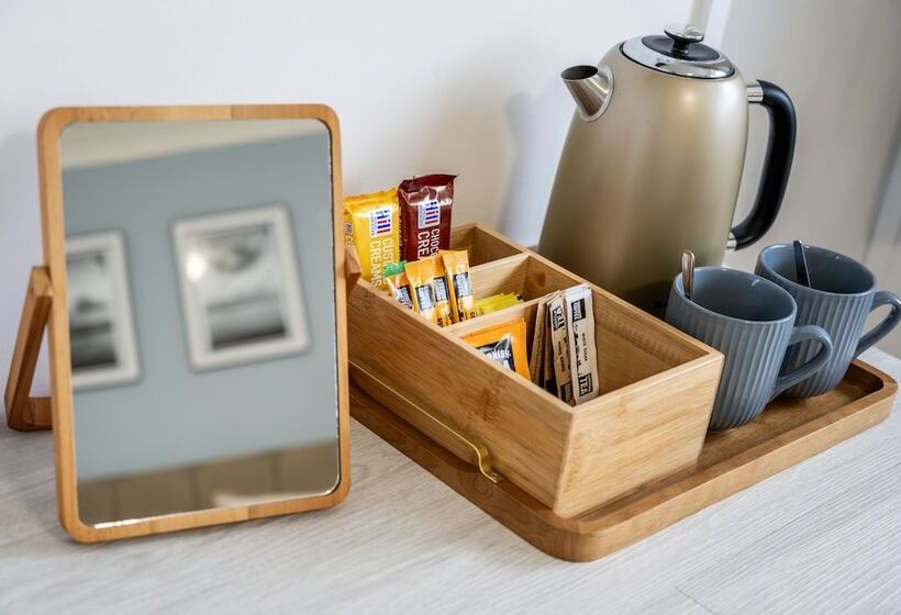 بنسيون Inn For All Seasons