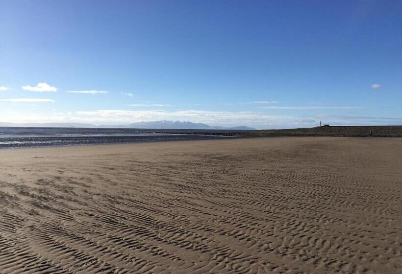 بنسيون Irvine Bay