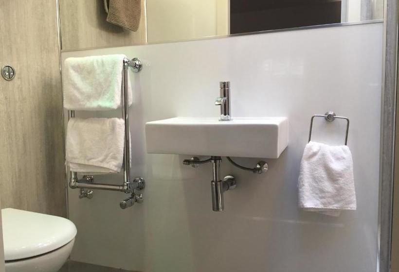 بنسيون Irvine Bay