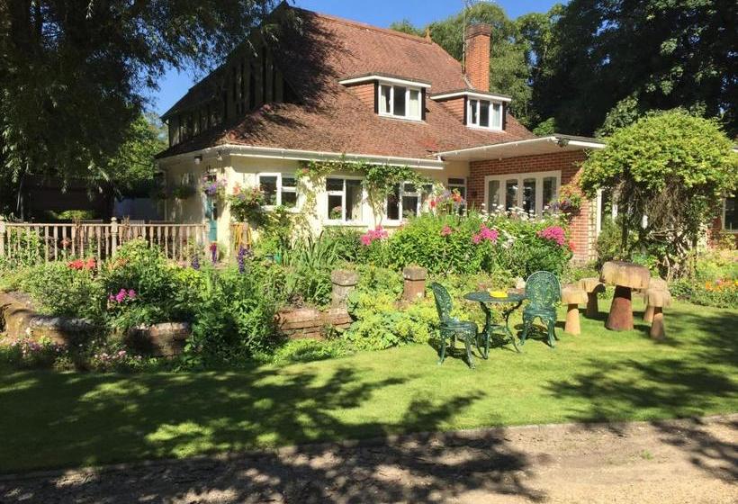 Пансион Kingswood Cottage