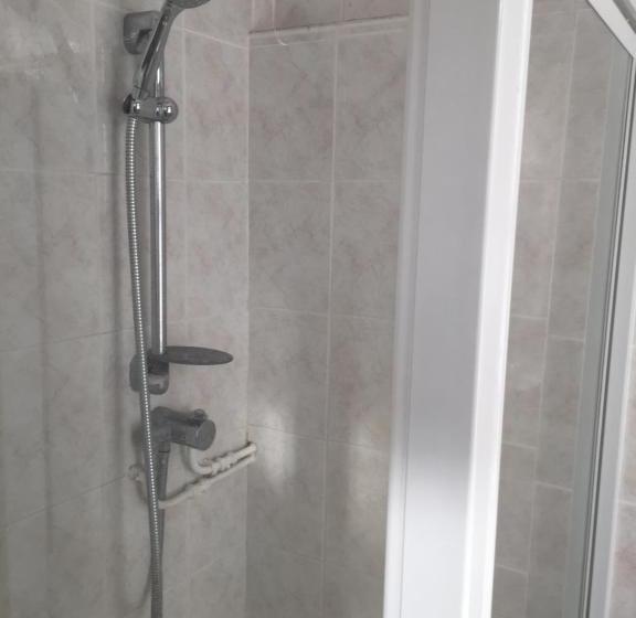 Пансион Longfield Guest House