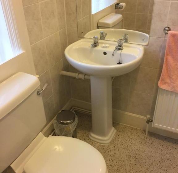 Пансион Longfield Guest House