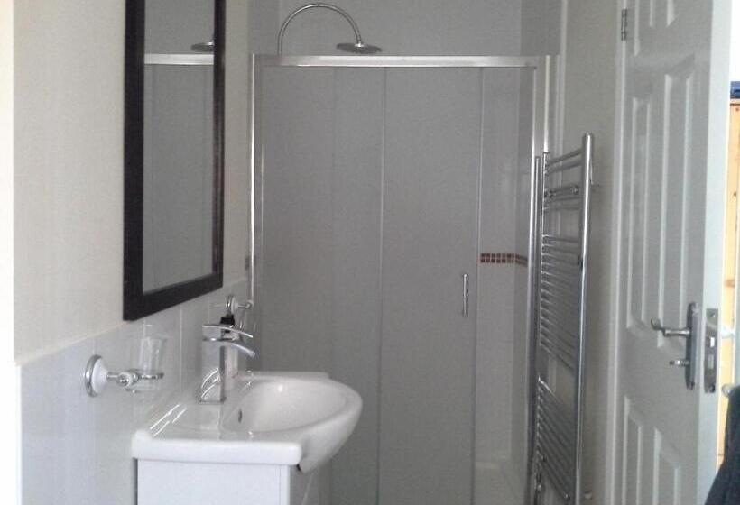 Pensione Nest Guesthouse