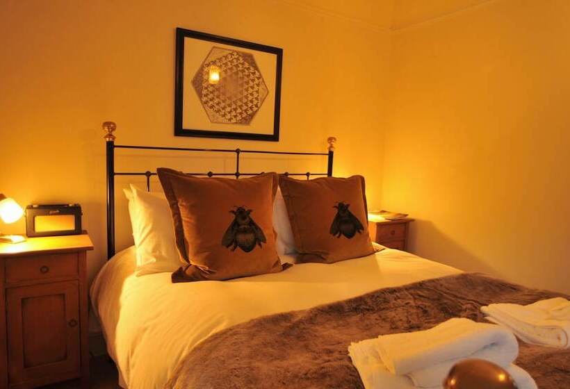 פנסיון Old Town Hall House